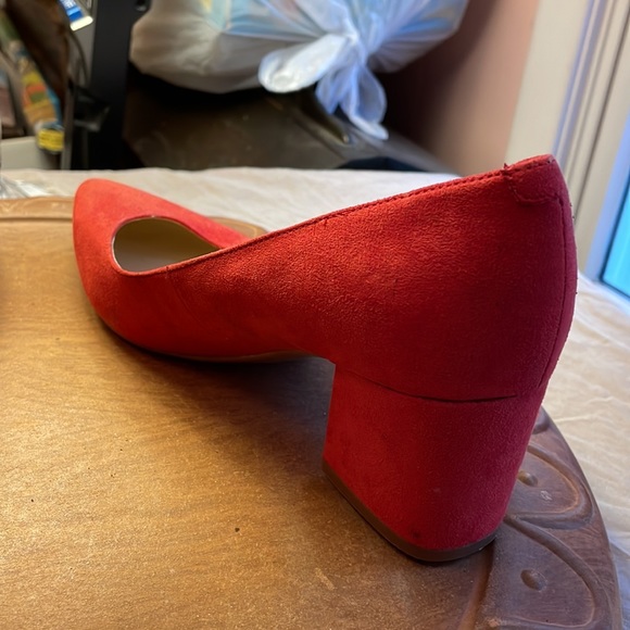Nine West red block heel shoes - Picture 6 of 17